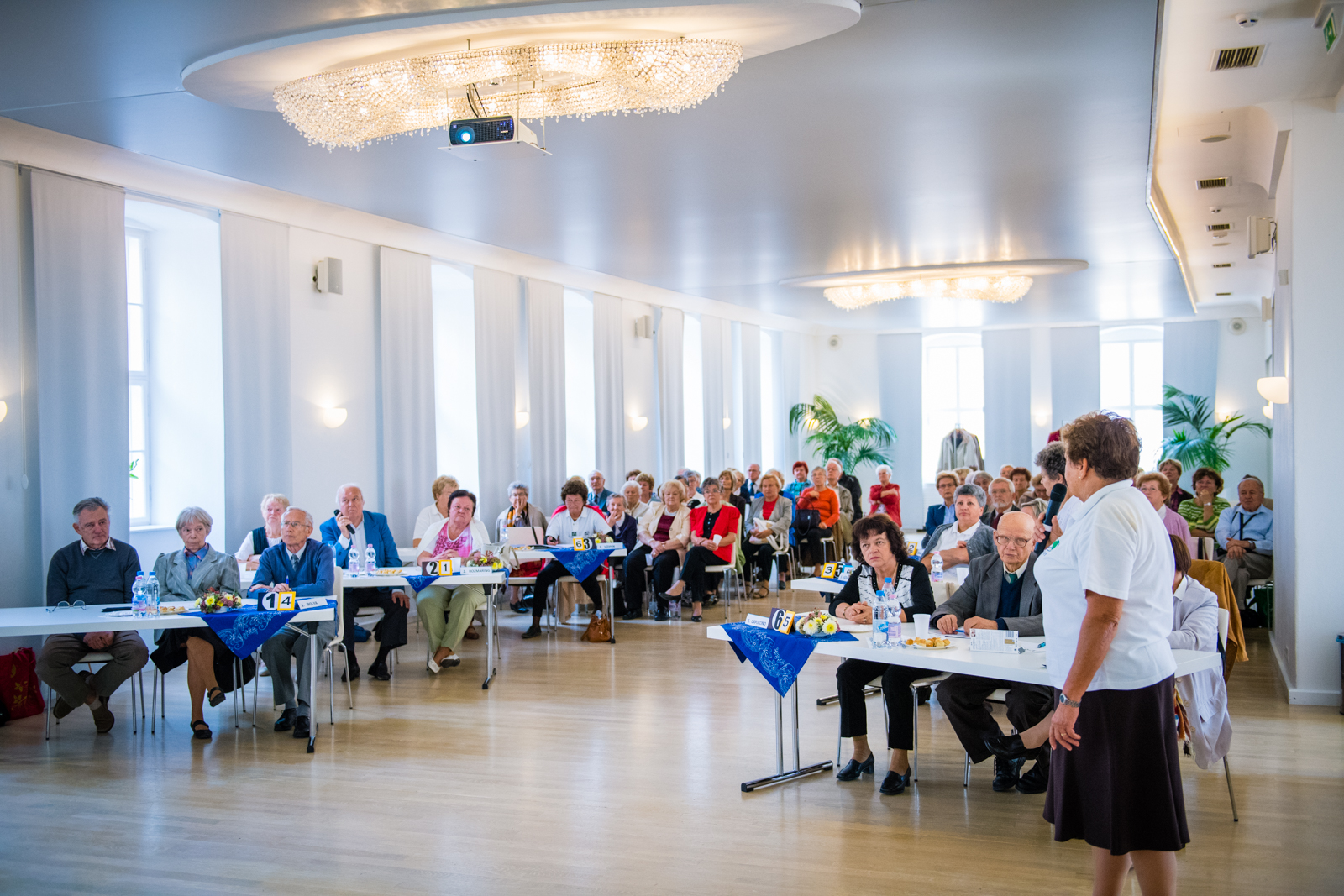 Izgalmas döntővel zárult nyugdíjasklubok történelmi vetélkedősorozata